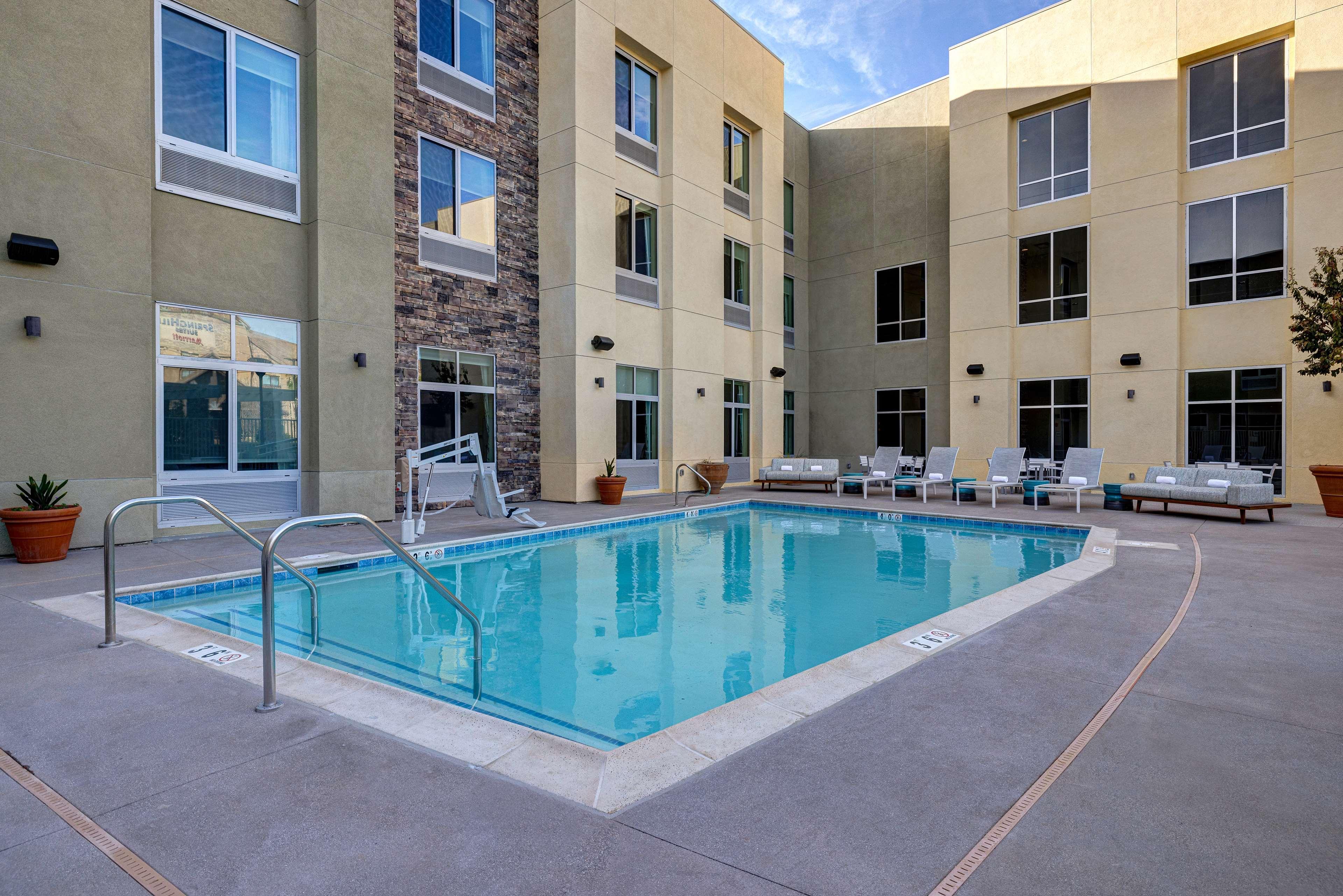 Hilton Garden Inn Темекула Екстер'єр фото
