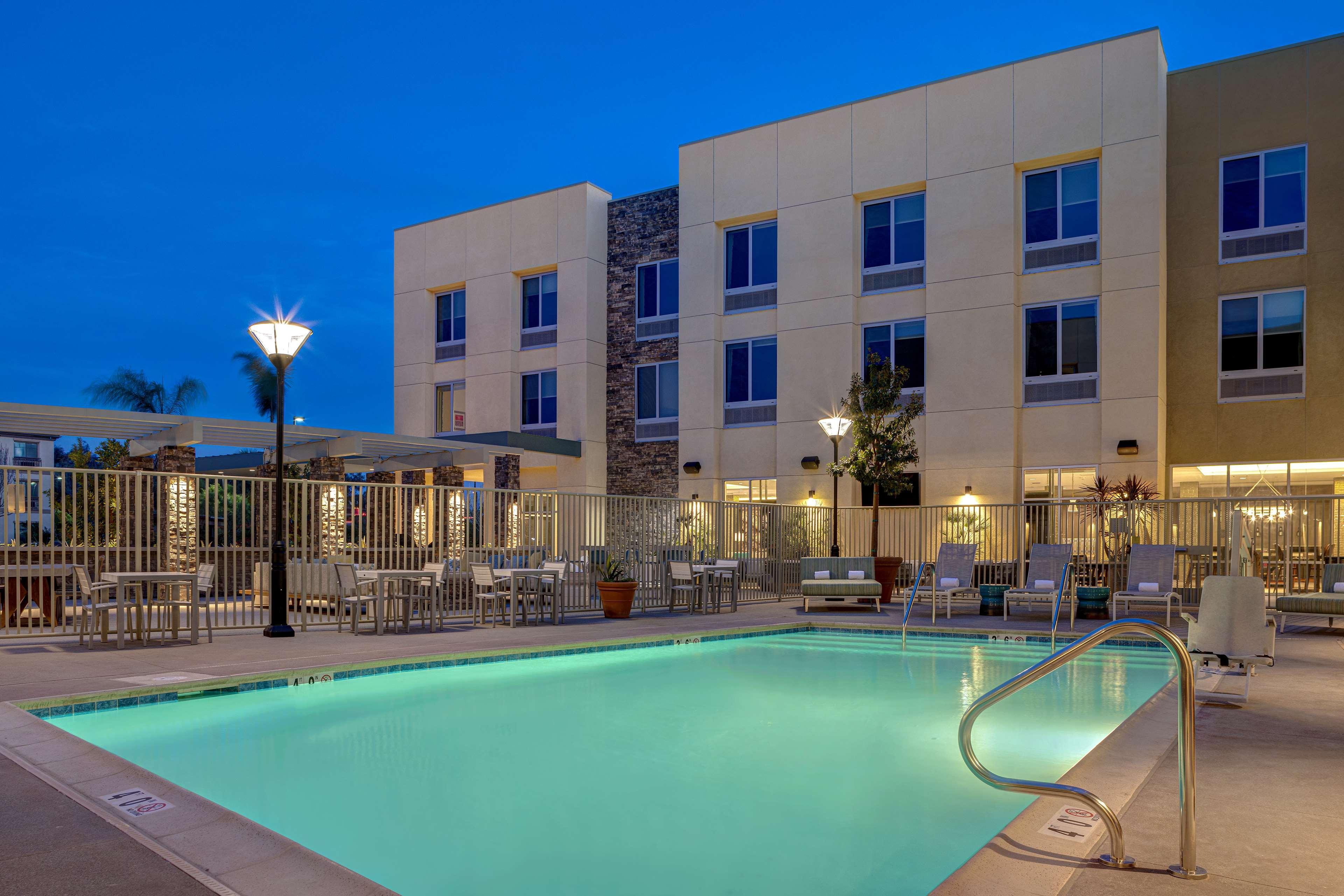 Hilton Garden Inn Темекула Екстер'єр фото